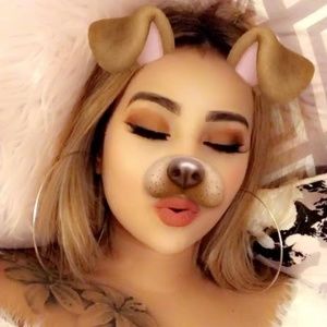 Meet your Posher, Gloria